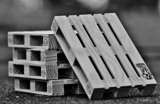 Pratique, construisez un canapé palettes