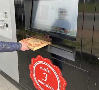 Après Feurs et Haute-Rivoire, Pizz à II installe un distributeur à Violay