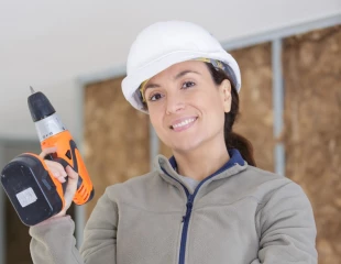 Bien choisir entre louer et acheter le matériel de bricolage