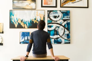Expositions : pourquoi parle-t-on de « vernissage » ?
